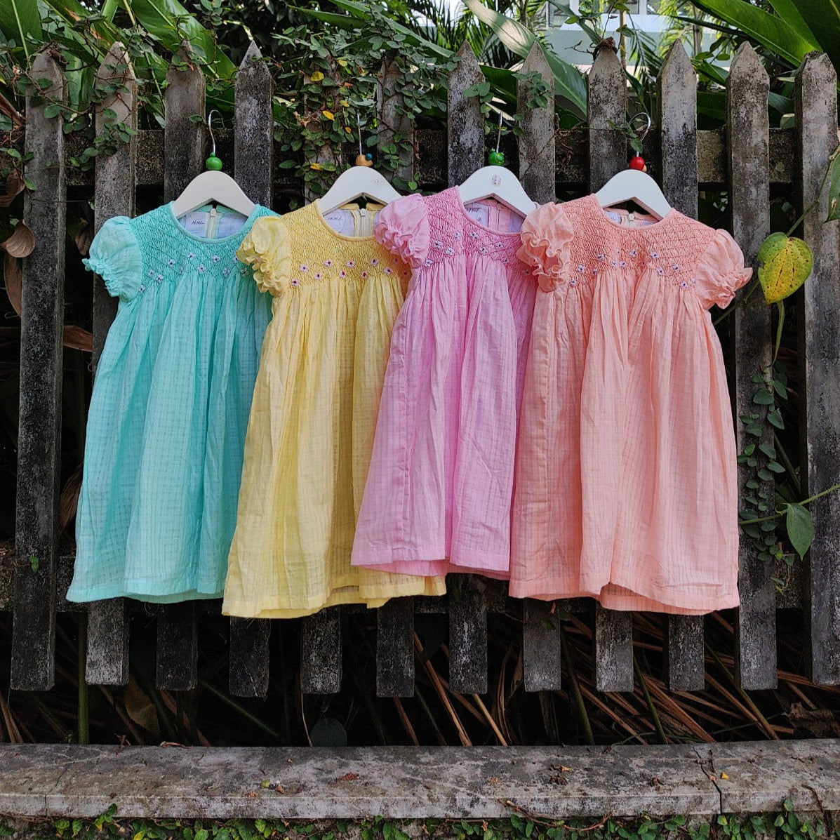 Cotton Short Sleeveless Smocking Dresses