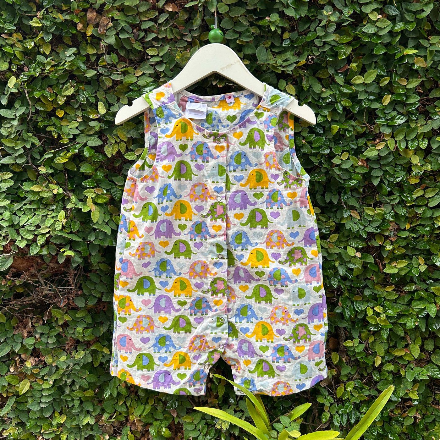 Colorful Cotton Whimsies: Baby’s Stylish Comfort