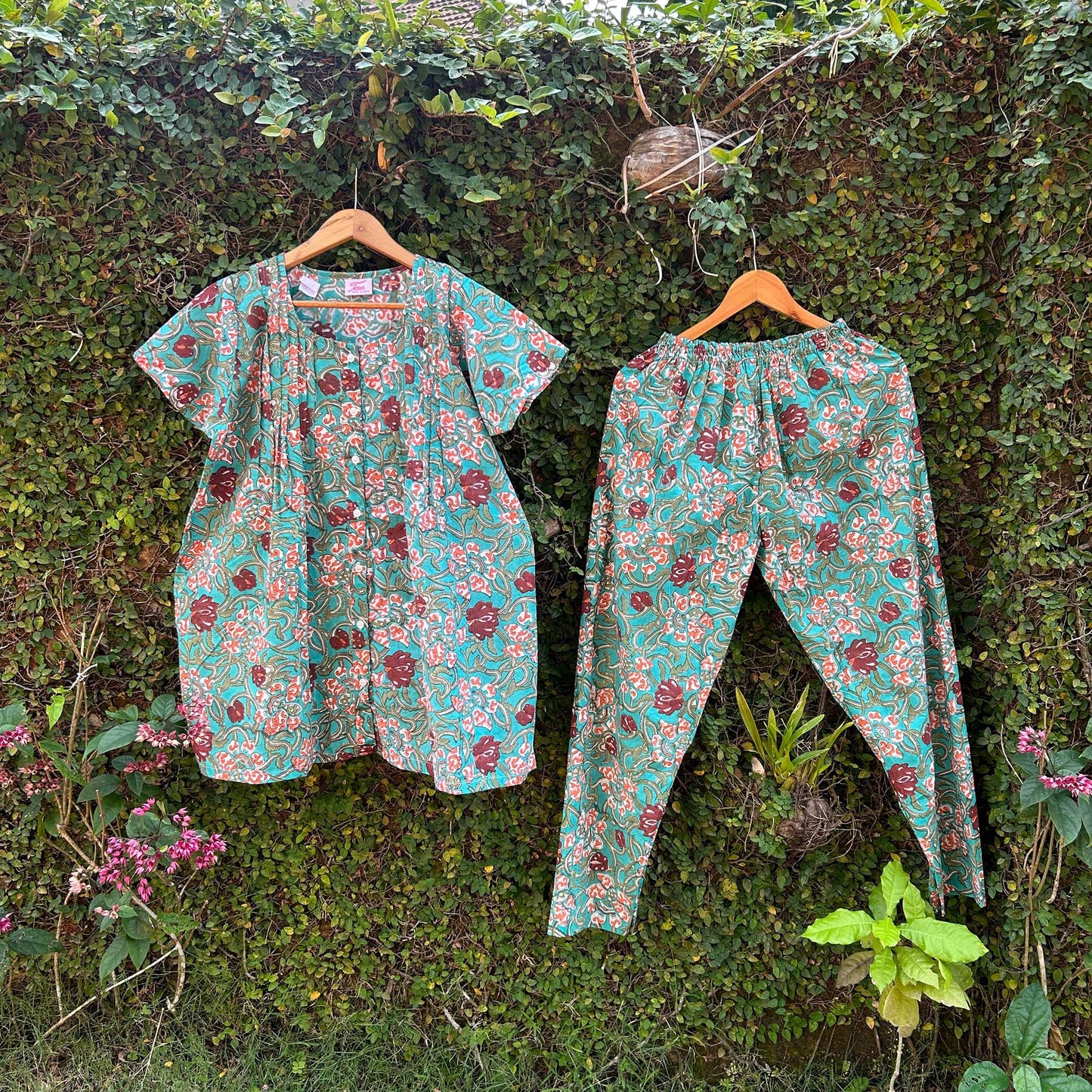 Blooms Bliss Ensemble Nightwear