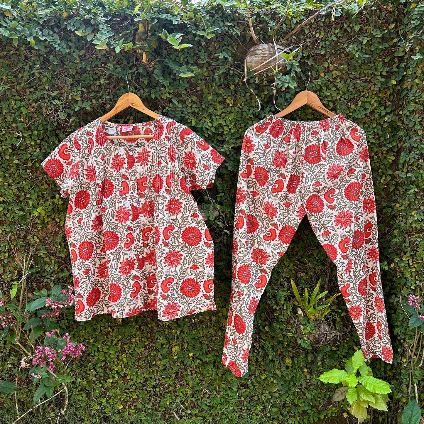Blooms Bliss Ensemble Nightwear