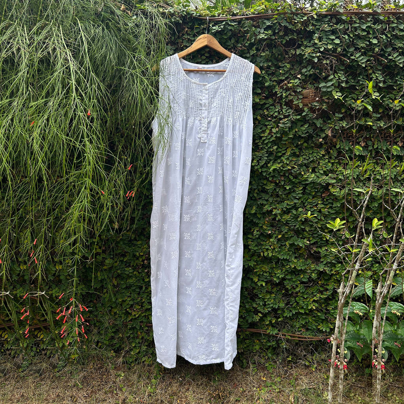 embroidered fabric white nightwear