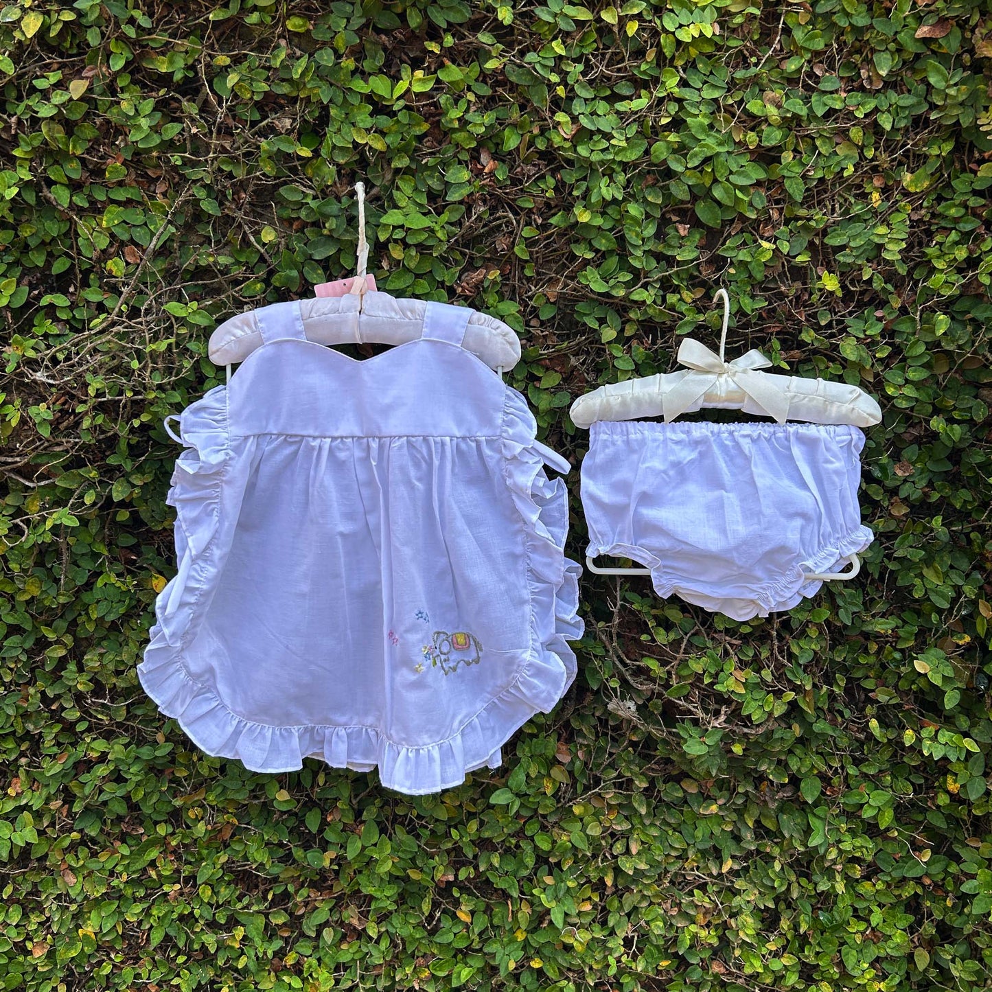 Classic White Colour Pinny Set with Side Ties for Babies