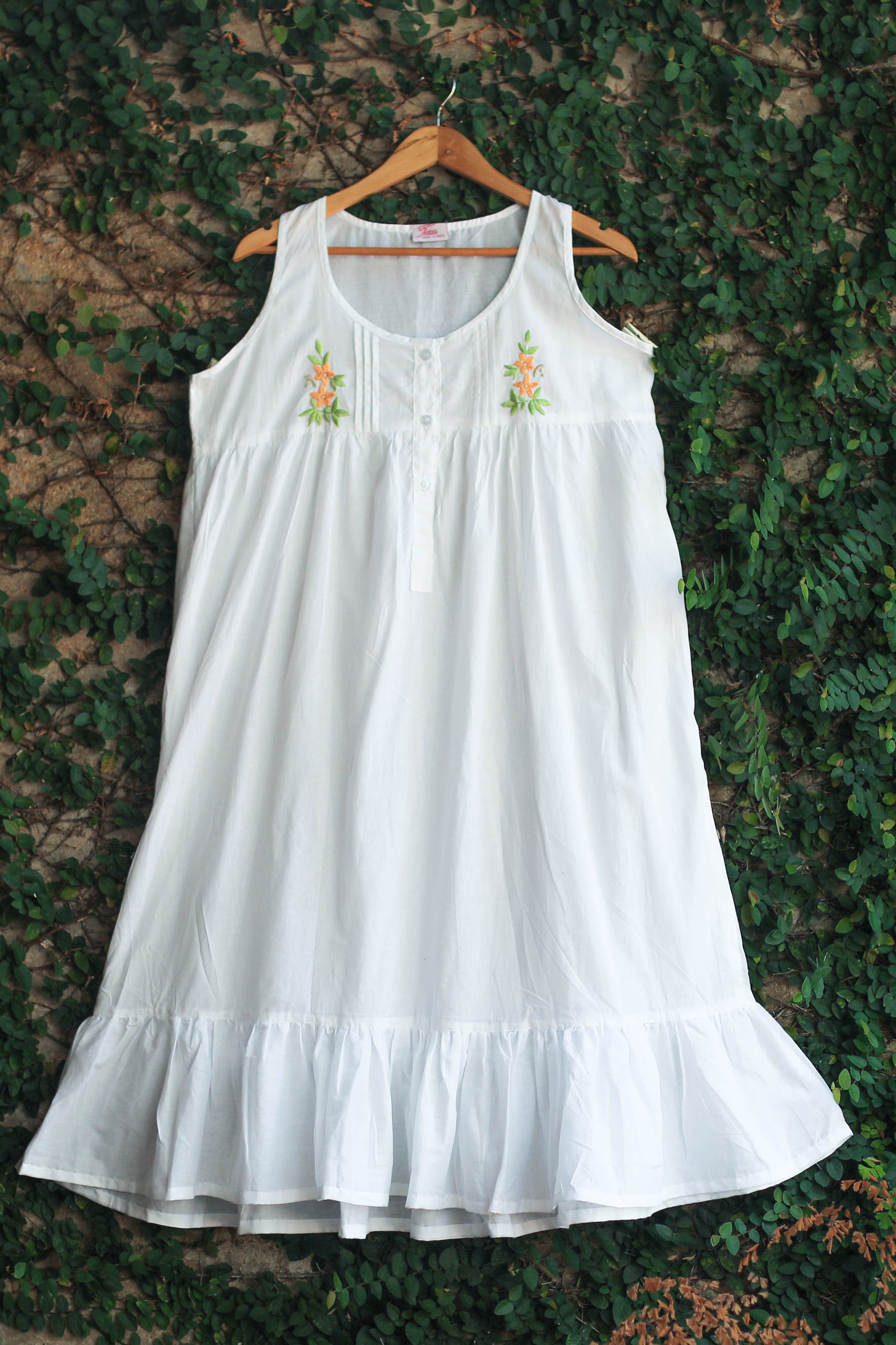White Sleeveless Cotton Ladies Nightwear – Tara Baby Shop