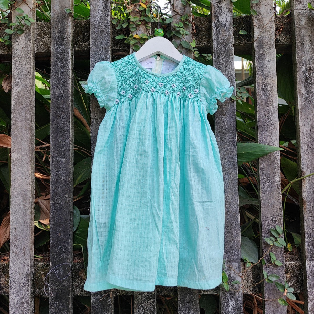 Cotton Short Sleeveless Smocking Dresses